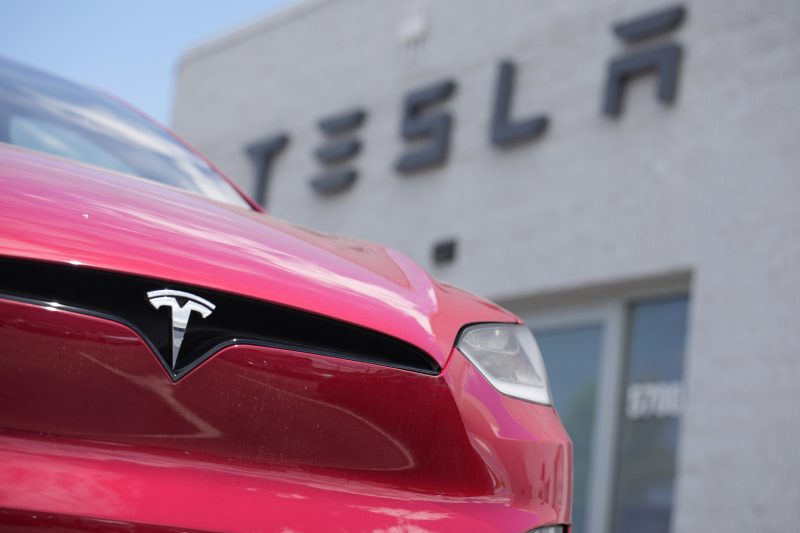  Tesla’s CFO Zach Kirkhorn Resigns from Position