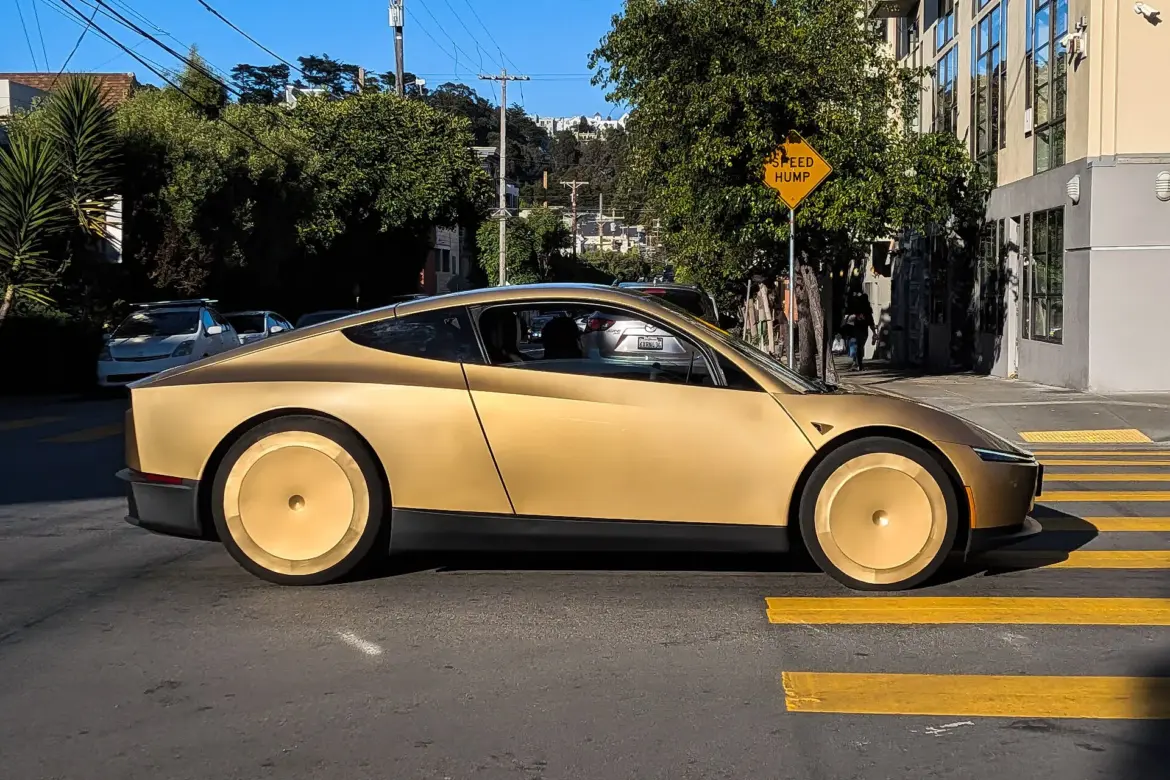 Tesla vs Uber Stock After Robotaxi: TSLA Flat, UBER -6.6%